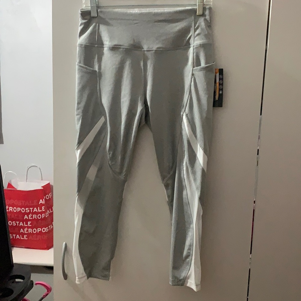 Avia Capri leggings